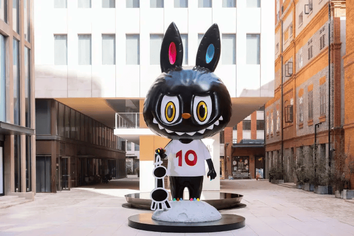 推出LABUBU十周年系列收藏卡PG麻将胡了模拟器全球收藏卡巨头